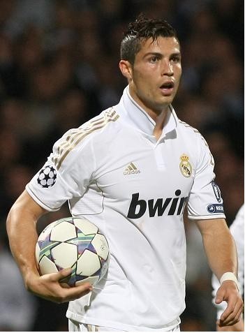 迪卡尼奥：国米球员在场上应务实一些；齐沃布阵时要打破常规（迪卡尼奥：国米比赛中需更务实；齐沃用兵应勇于打破常规）