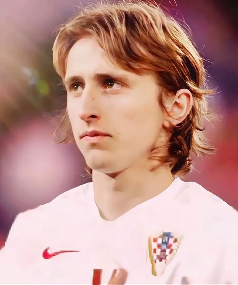 NBA：凯尔特人延续强势 双探花合砍60分（NBA：绿军势头不减 双探花携手轰下60分）