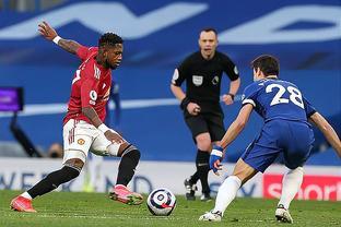 斯卢茨基：我们丢球后不得不加强进攻，这给了对手很多空间（斯卢茨基：失球逼我们加强进攻，反而让对手获得更多空间）