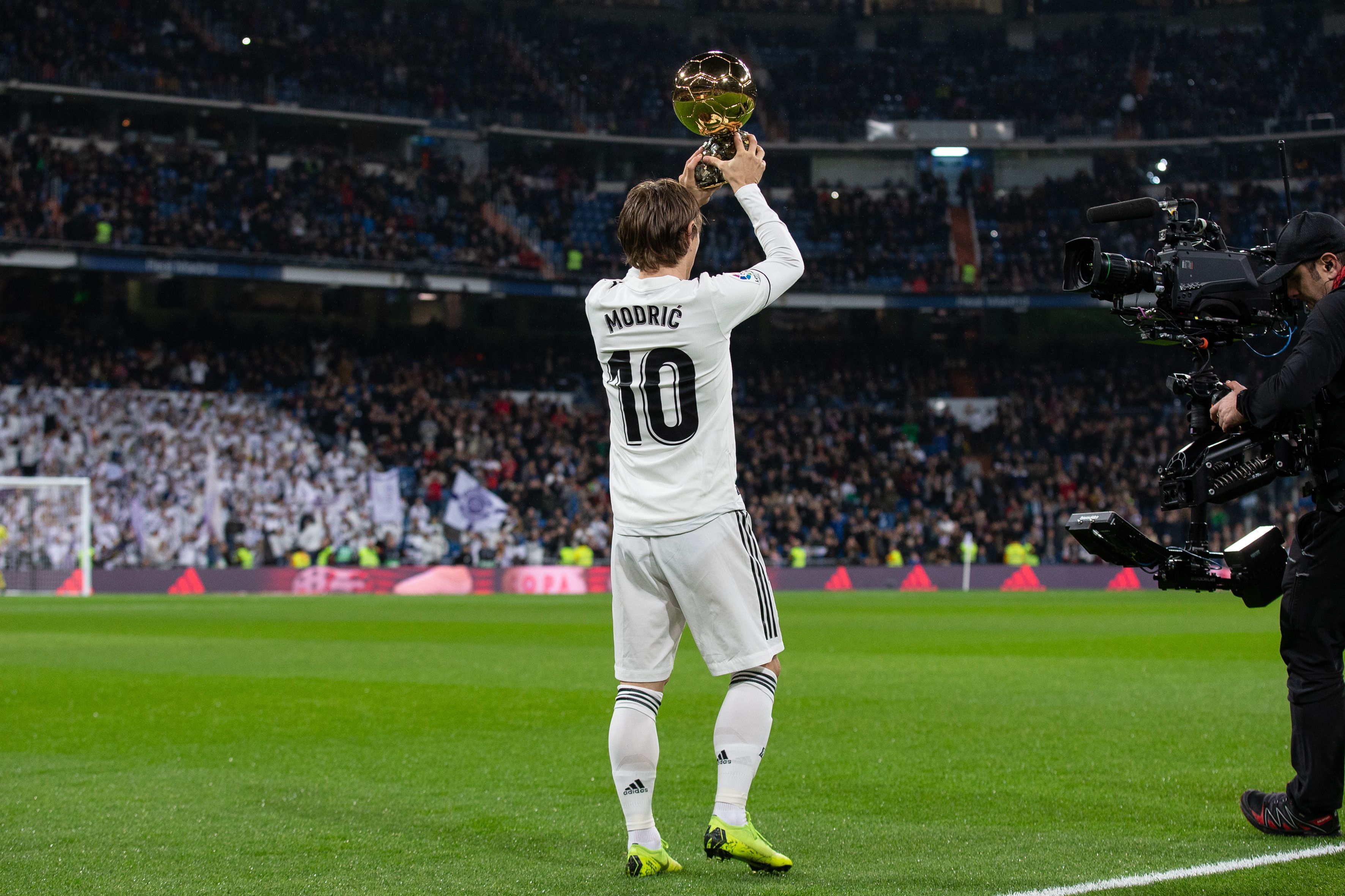 基米希谈阿方索复出：他这段时间很艰难，但总是带来积极能量（基米希：阿方索重返赛场，虽经历艰难却始终带来正能量）