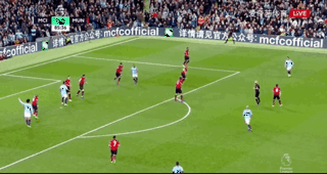 记者：哥甲中场萨缅托满意铁人的报价，目前仅需协商转会事宜（记者：哥甲中场萨缅托已认可铁人报价，转会仅待细节谈妥）