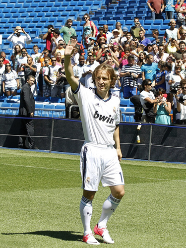 韩足晚报（2025.12.13）金泉和尚武明年恐迎来双输（韩国足坛晚报（2025.12.13）：金泉与尚武明年恐双双失利）