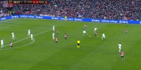 浓眉：弗拉格在琢磨如何在高压下打好球，把球稳稳传给队友（浓眉：弗拉格正琢磨如何在高压下发挥，把球稳稳地传给队友）