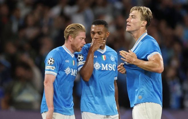 罗林斯32分6板14助 NBA雄鹿114-123不敌76人 马克西54分（马克西砍54分，罗林斯32+6+14；76人123-114力克雄鹿）